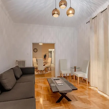 3bedroom Near Acropolis